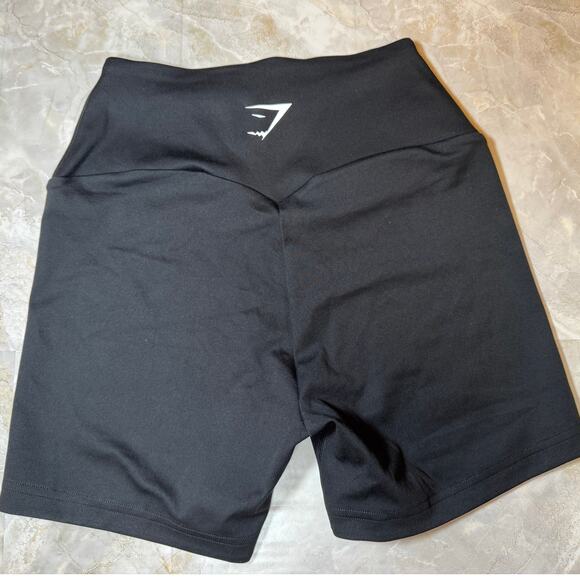 NWOT Womens Gymshark Shorts Black Size Small - Picture 2 of 8
